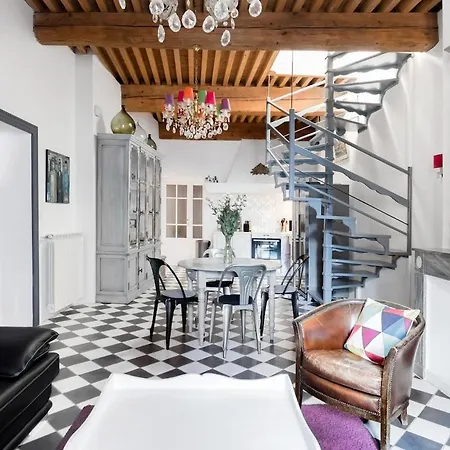 Apartment Modern Provencal Of 1300 Square Feet Saint-Remy-de-Provence